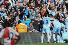 曼彻斯特德比：曼联与曼城百年恩仇录